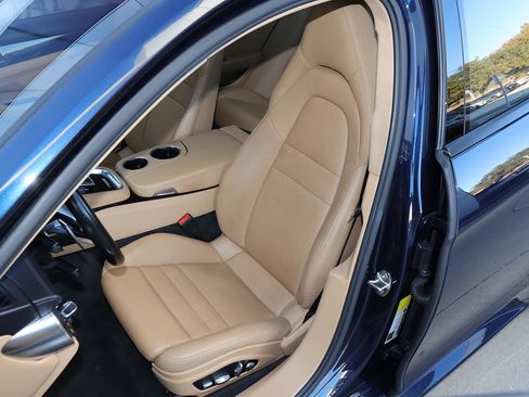Used 2018 Porsche Panamera 4 image 37