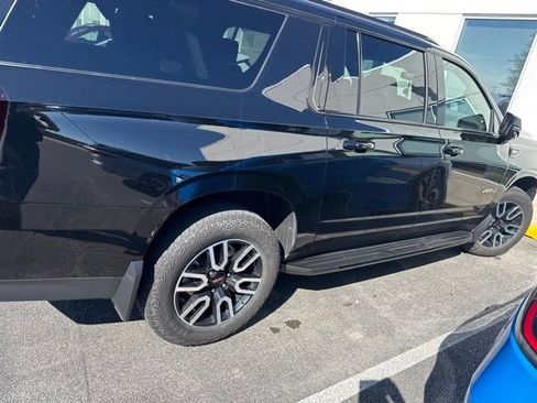 Used 2024 GMC Yukon XL AT4 w/ Technology Package AWD/4WD image 3