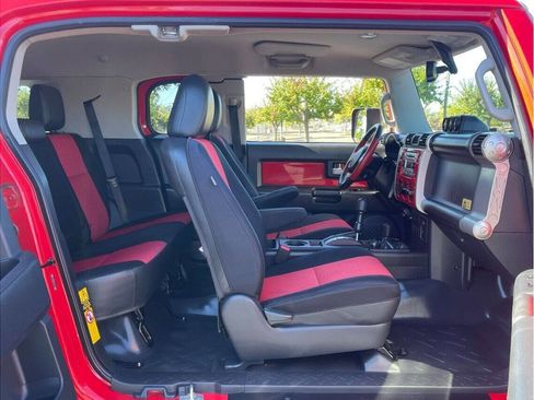 Used 2012 Toyota FJ Cruiser 4WD image 14