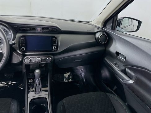 Used 2024 Nissan Kicks SV image 19