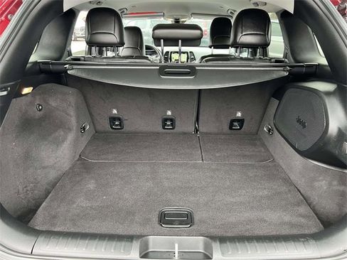 Certified 2020 Jeep Cherokee Limited w/ Luxury Group image 7