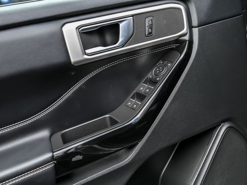 Certified 2022 Ford Explorer ST AWD/4WD image 14