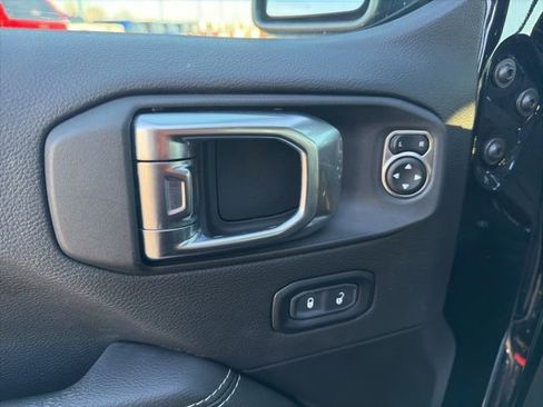 Used 2023 Jeep Wrangler Unlimited Sahara w/ Cold Weather Group image 18