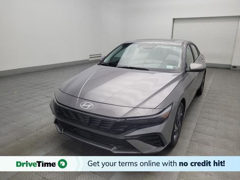 Used 2025 Hyundai Elantra SEL FWD image 1