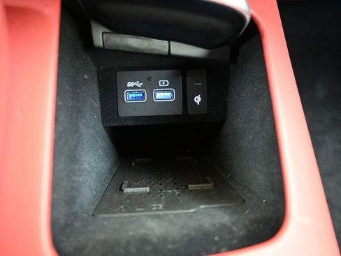 Used 2025 Genesis GV70 2.5T w/ Sport Prestige Package image 33