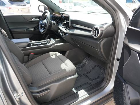Used 2025 Chevrolet Equinox LT AWD/4WD image 28