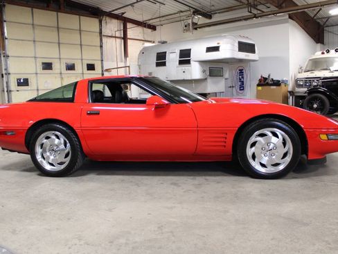Used 1993 Chevrolet Corvette Coupe RWD image 7