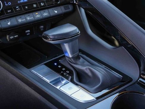 Certified 2025 Hyundai Elantra SEL FWD image 21
