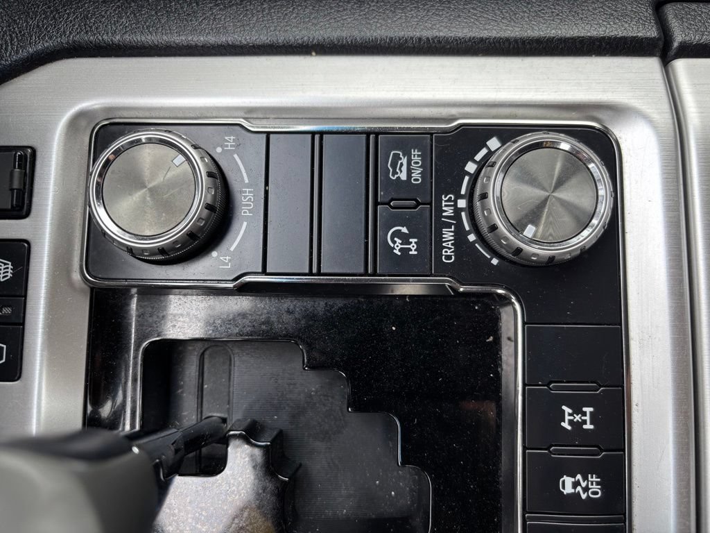 Used 2017 Toyota Land Cruiser AWD/4WD image 38