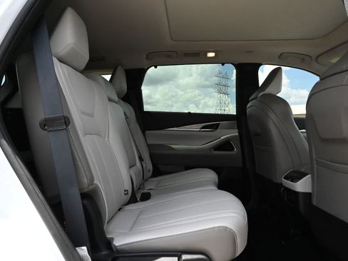 Certified 2026 INFINITI QX60 Luxe w/ Cargo Package FWD image 20
