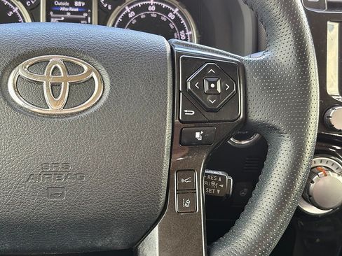 Used 2024 Toyota 4Runner TRD Off-Road Premium AWD/4WD image 18