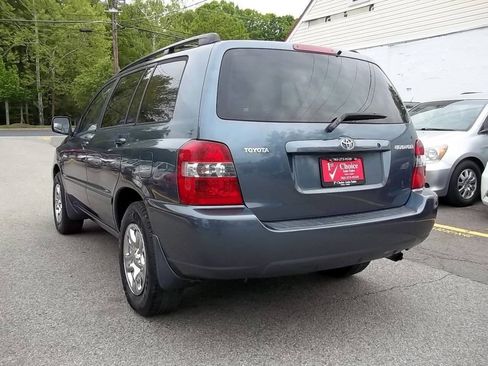 Used 2005 Toyota Highlander 2WD image 2