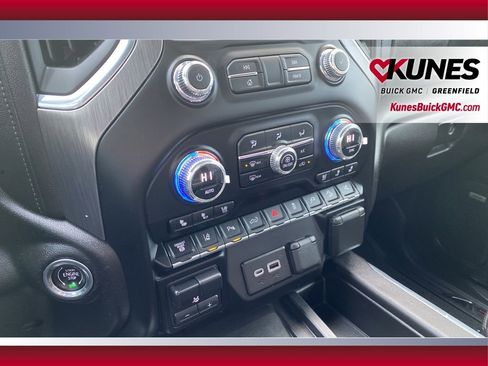 Used 2023 GMC Sierra 3500 Denali w/ Denali Black Diamond Edition image 23