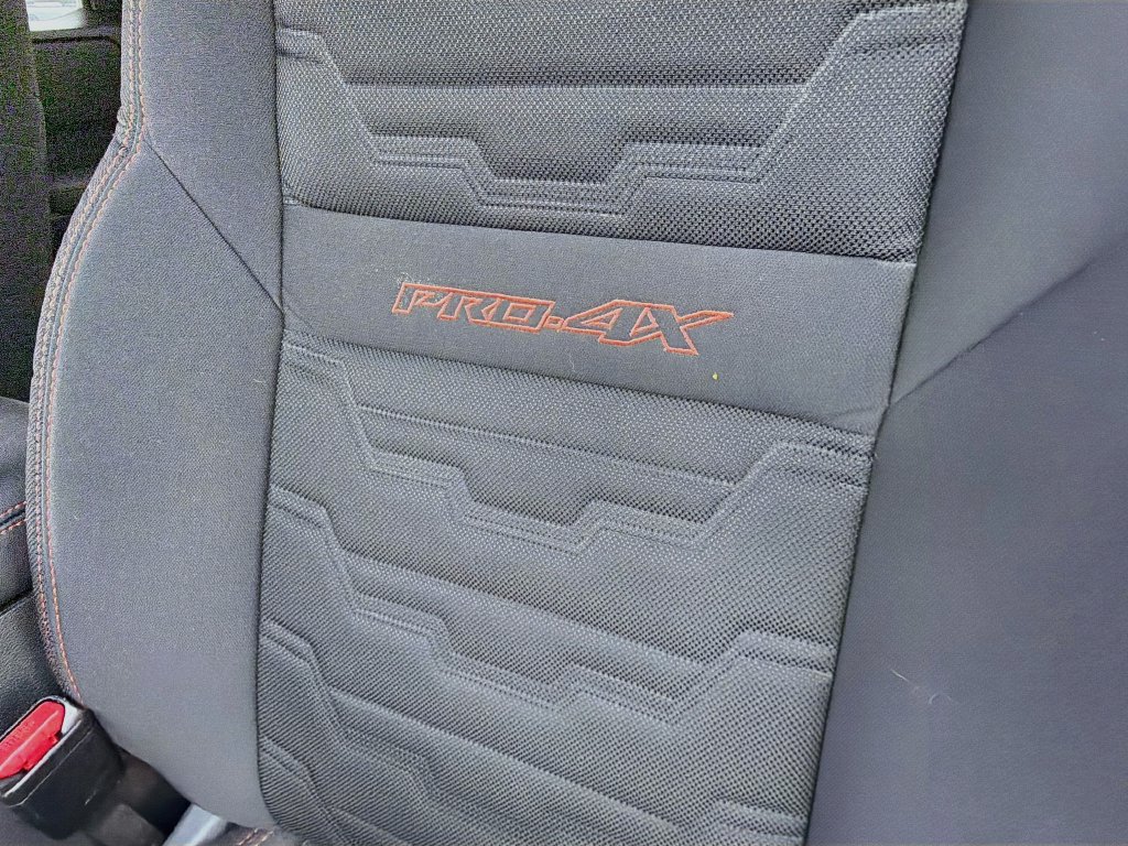 Used 2024 Nissan Frontier PRO-4X w/ Technology Package AWD/4WD image 13