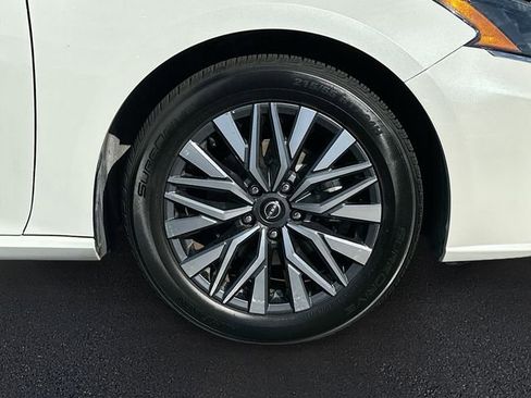 Used 2023 Nissan Altima 2.5 SV FWD image 28