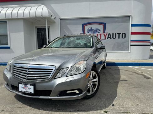 Used 2010 Mercedes-Benz E 350 E350 Sedan 4MATIC image 2