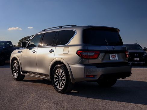 Used 2023 Nissan Armada SL w/ Midnight Edition Package image 6