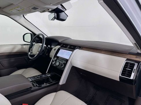 Used 2020 Land Rover Discovery HSE image 28