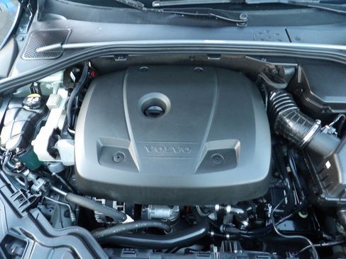 Used 2017 Volvo S60 T6 R-Design Platinum image 14