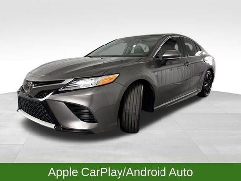 Used 2020 Toyota Camry XSE image 4