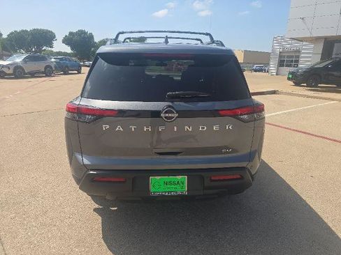 Certified 2022 Nissan Pathfinder SV FWD image 4