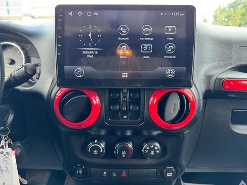 Used 2015 Jeep Wrangler Unlimited Sport w/ Power Convenience Group AWD/4WD image 22
