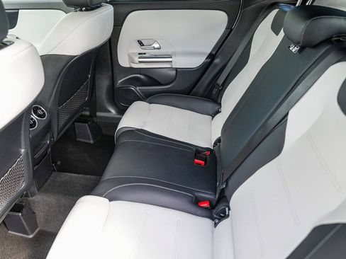 Used 2022 Mercedes-Benz GLA 250 GLA 250 image 16