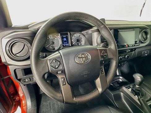Used 2018 Toyota Tacoma TRD Off-Road w/ TRD Premium Off Road Package RWD image 11
