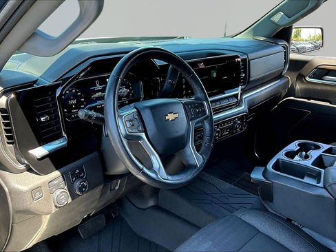 Used 2022 Chevrolet Silverado 1500 LT w/ Protection Package AWD/4WD image 17