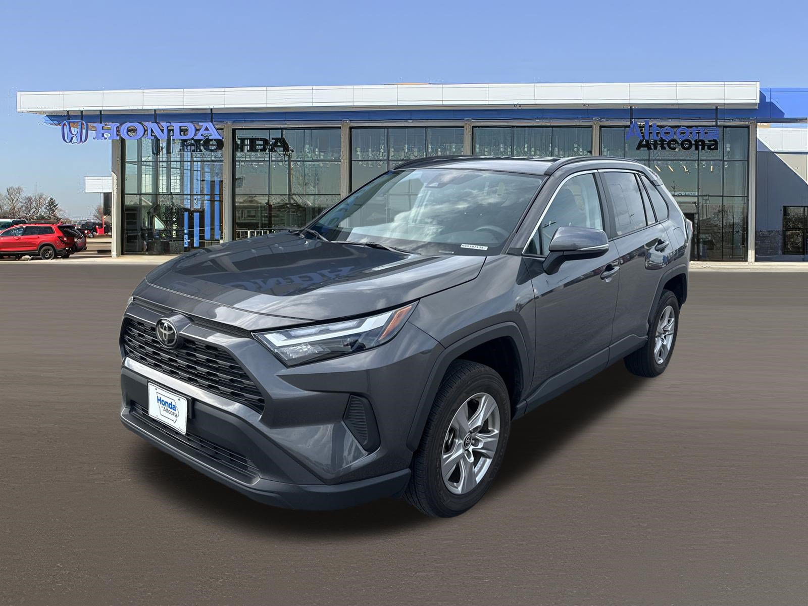 Used 2025 Toyota RAV4 XLE AWD/4WD image 1