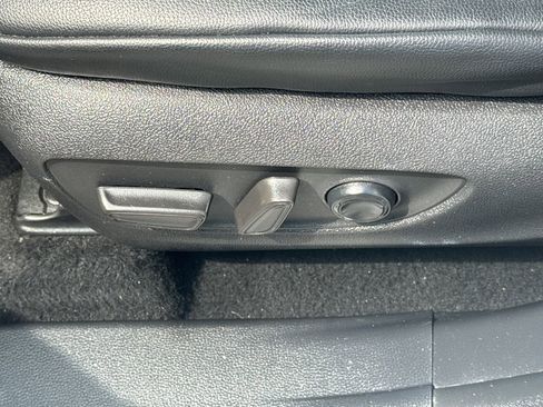 Used 2021 Toyota Highlander XLE AWD/4WD image 53