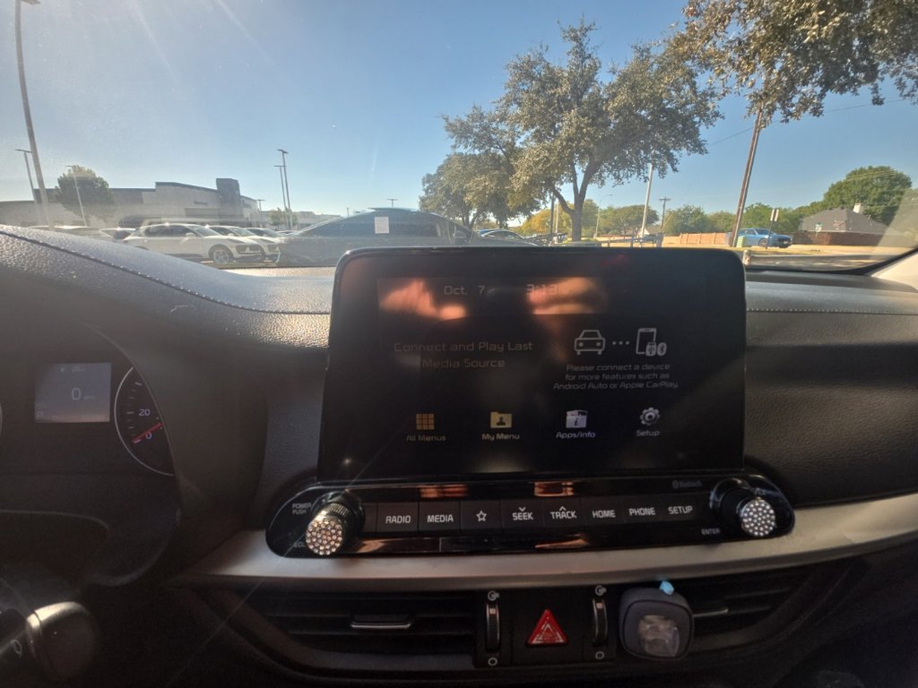 Used 2020 Kia Forte LXS FWD image 28