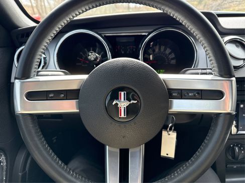 Used 2006 Ford Mustang GT Premium image 18