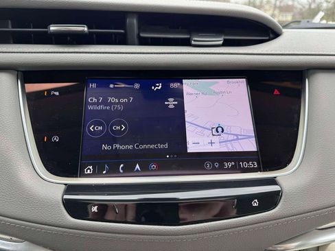 Used 2023 Cadillac XT5 Premium Luxury w/ LPO, Floor Liner Package AWD/4WD image 28