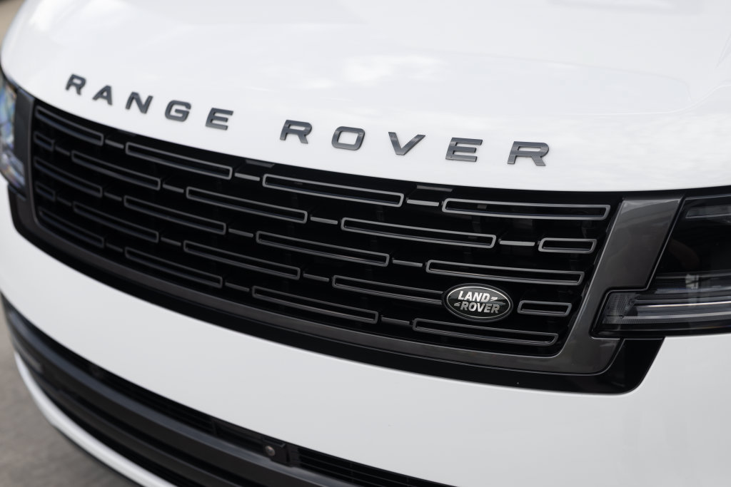 Used 2024 Land Rover Range Rover Autobiography AWD/4WD image 6