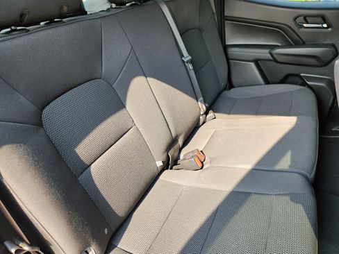 Used 2023 Chevrolet Colorado LT w/ LT Convenience Package II AWD/4WD image 16