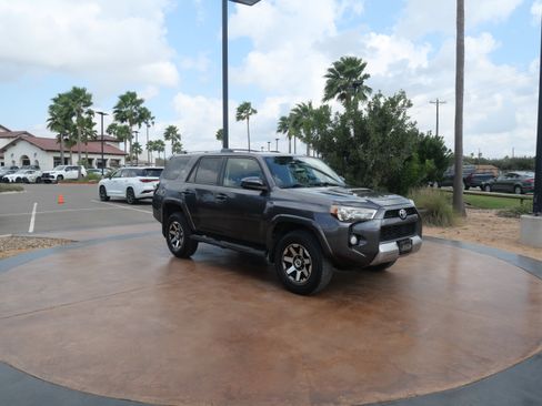 Used 2018 Toyota 4Runner TRD Off-Road image 1