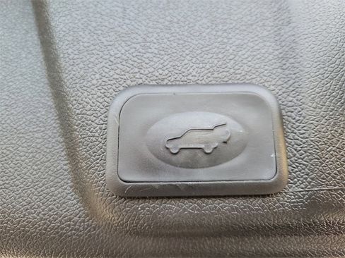 Used 2017 Buick Enclave Leather image 8