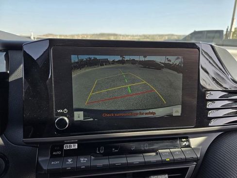 Used 2025 Toyota Camry SE FWD image 10