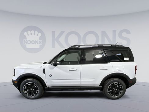 New 2025 Ford Bronco Sport Outer Banks image 2