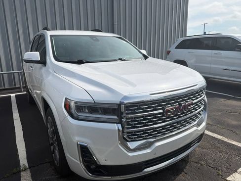 Used 2023 GMC Acadia Denali w/ Denali Technology Package AWD/4WD image 3