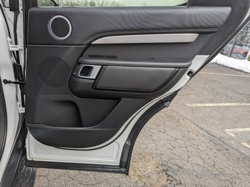 Used 2023 Land Rover Discovery S R-Dynamic image 29