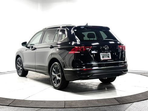 Used 2022 Volkswagen Tiguan SE image 8