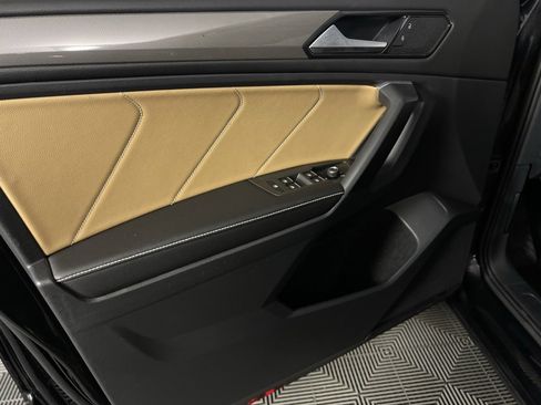 Used 2023 Volkswagen Tiguan SE image 27