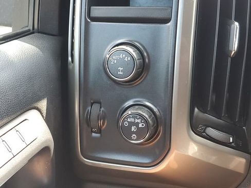 Certified 2018 Chevrolet Silverado 1500 LTZ w/ LTZ Plus Package AWD/4WD image 19