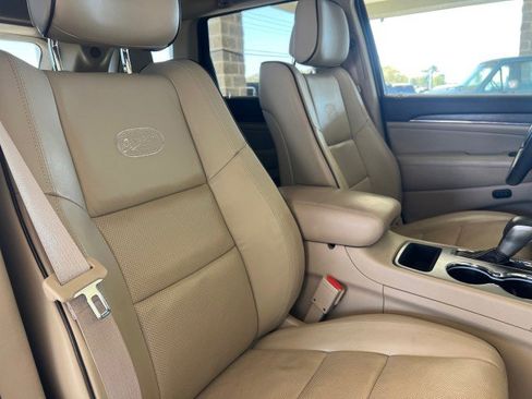 Used 2018 Jeep Grand Cherokee Overland image 28