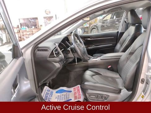 Used 2024 Toyota Camry SE image 10