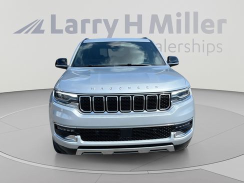 Used 2024 Jeep Wagoneer Series III AWD/4WD image 8
