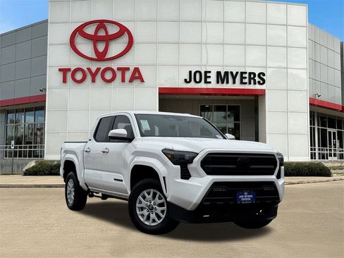 New 2026 Toyota Tacoma SR5 image 2