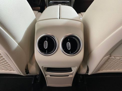 Used 2025 Mercedes-Benz GLA 250 4MATIC image 27